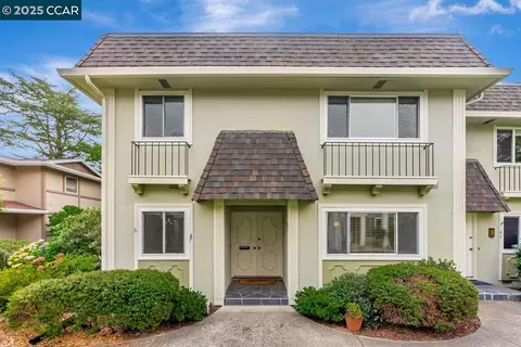 47 Miramonte Dr, Moraga, CA 94556