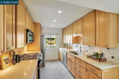 Kitchen - 47 Miramonte Dr, Moraga, CA 94556 photo 1 of 5