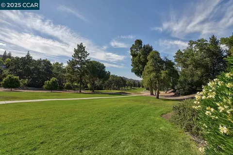 3311 Rossmoor Pkwy #2, Walnut Creek, CA 94595