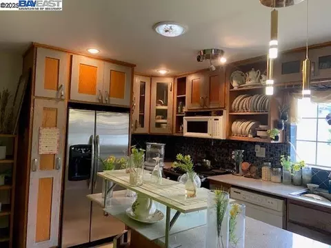847 W 81st St, Los Angeles, CA 90044