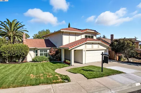 8027 Iglesia Dr, Dublin, CA 94568 photo 1