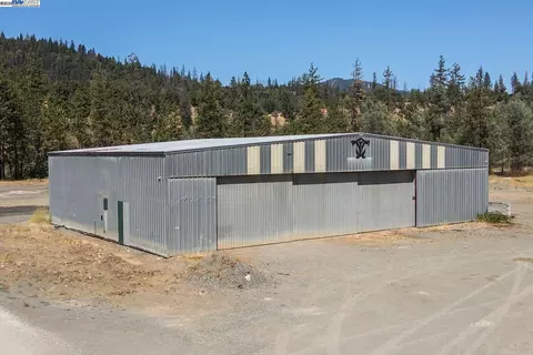 30661 State Hwy 3, Douglas City, CA 96024