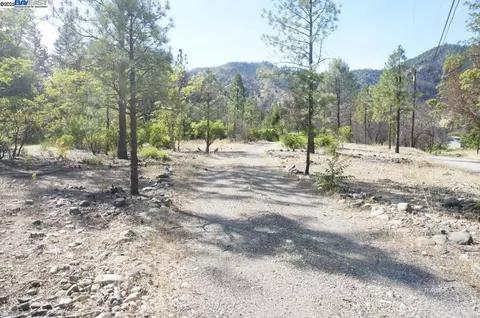 101 River Acres, Junction City, CA 96048 photo 2