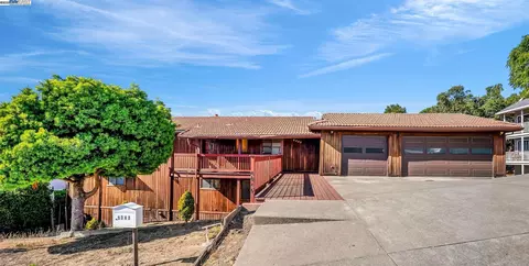 5347 Heavenly Ridge Ln, Richmond, CA 94803