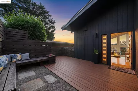 58 Villanova Dr, Oakland, CA 94611