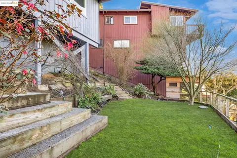 58 Villanova Dr, Oakland, CA 94611
