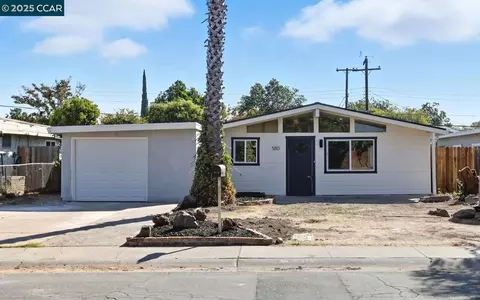 5813 42nd St, Sacramento, CA 95824
