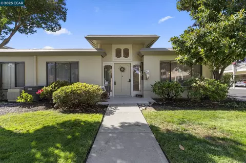 2017 Pine Knoll Dr #4, Walnut Creek, CA 94595