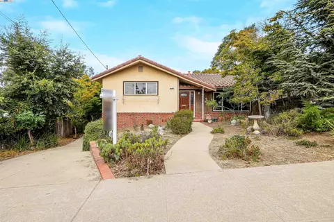 3246 Saddle Dr, Hayward, CA 94541