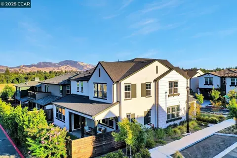 105 Laurel Oak Dr, Pleasant Hill, CA 94523