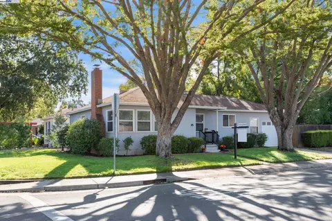 3719 60th St, Sacramento, CA 95820
