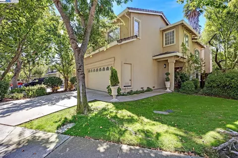 15 Creekside Dr, San Ramon, CA 94583