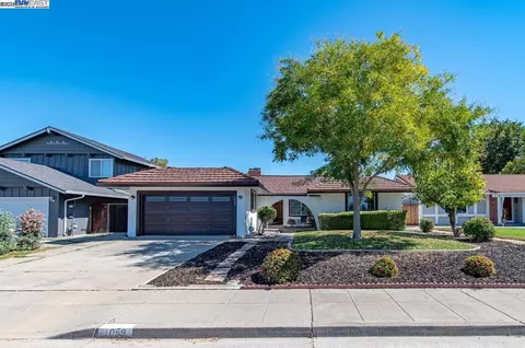 1059 Lakehurst Rd, Livermore, CA 94551