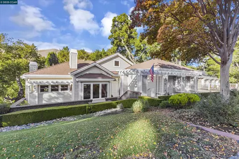 31 Merrill Cir S, Moraga, CA 94556