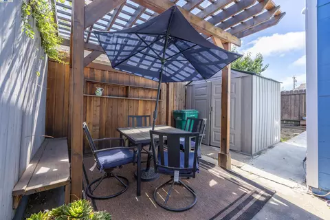 Exterior - 1234 Willow St, Oakland, CA 94607 photo 6 of 10