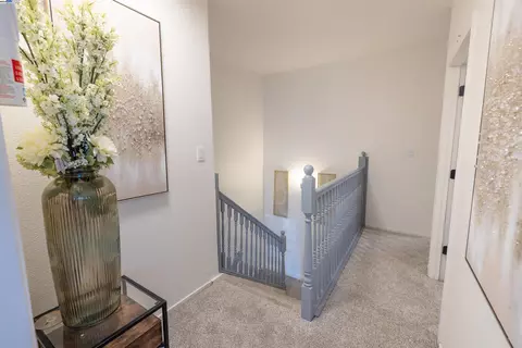 Entry Way - 1234 Willow St, Oakland, CA 94607 photo 3 of 6