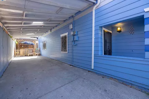 Exterior - 1234 Willow St, Oakland, CA 94607 photo 3 of 10