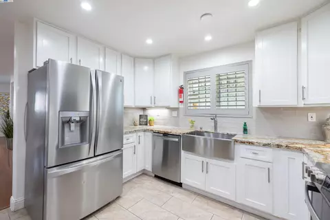 Kitchen - 1234 Willow St, Oakland, CA 94607 photo 5 of 6