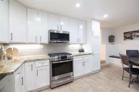 Kitchen - 1234 Willow St, Oakland, CA 94607 photo 4 of 6