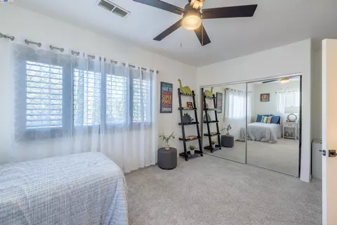 Bedroom - 1234 Willow St, Oakland, CA 94607 photo 4 of 8
