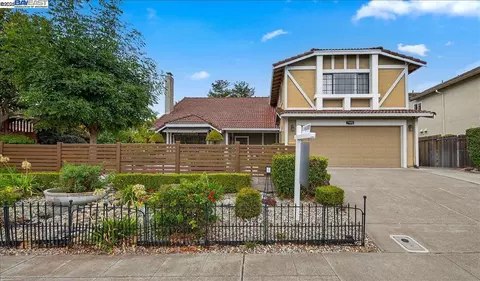 7906 Castilian Rd, Dublin, CA 94568 photo 1