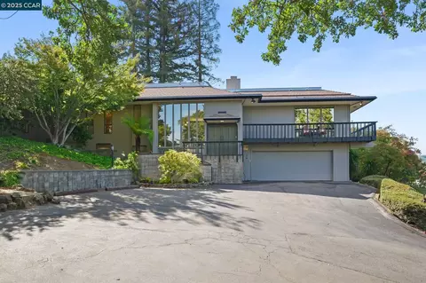 16 Wendy Ln, Orinda, CA 94563