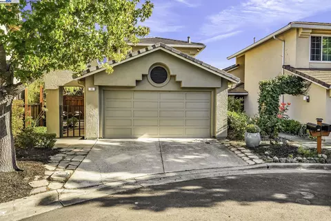 33 Lakeridge Ct, San Ramon, CA 94582