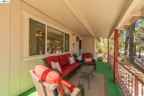 Exterior - 230 Lakeview Dr, Trinity Center, CA 96091 photo 17 of 21