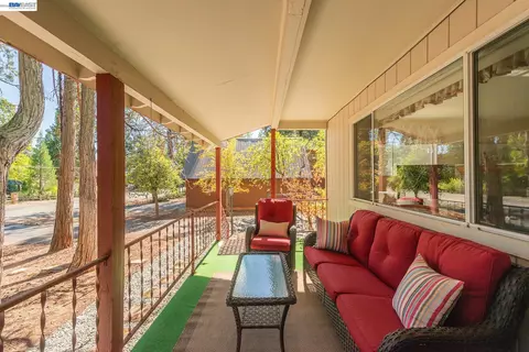 Exterior - 230 Lakeview Dr, Trinity Center, CA 96091 photo 20 of 21