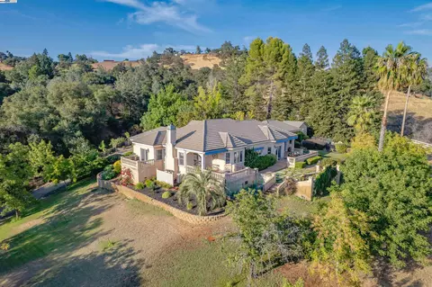 7745 Winter Snow Ct, Newcastle, CA 95658