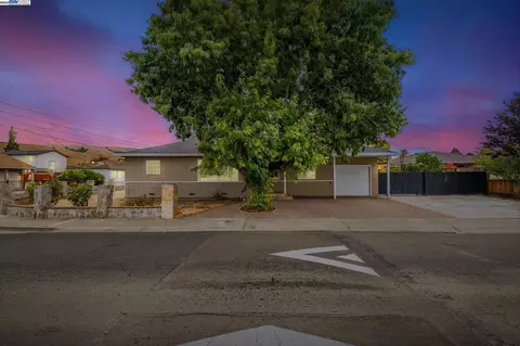 32306 Ithaca St, Hayward, CA 94544
