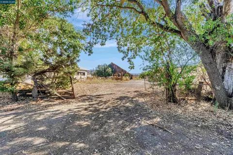 21200 Silva Rd, Sonoma, CA 95476