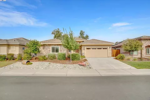 1409 St Andrews Ln, Ione, CA 95640