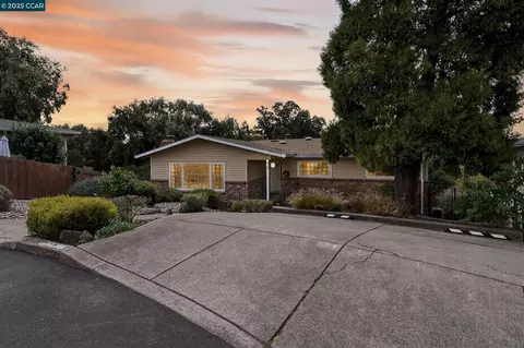 594 Summit Dr, Pinole, CA 94564 photo 1
