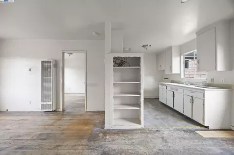 Entry Way - 1450 Ward St, Berkeley, CA 94702 photo 1 of 1