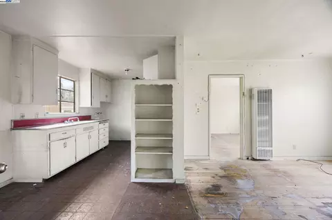 Living - 1450 Ward St, Berkeley, CA 94702 photo 2 of 5
