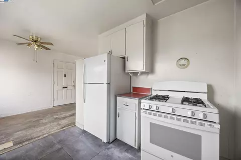 Kitchen - 1450 Ward St, Berkeley, CA 94702 photo 5 of 5