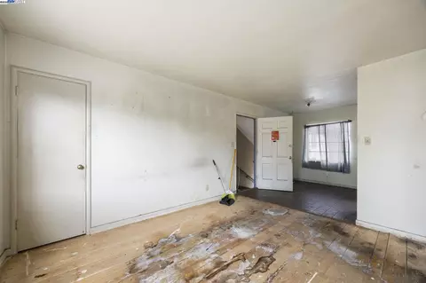 Living - 1450 Ward St, Berkeley, CA 94702 photo 4 of 5