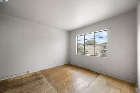 Bedroom - 1450 Ward St, Berkeley, CA 94702 photo 1 of 4