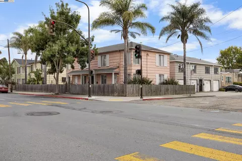 2750 Sacramento St, Berkeley, CA 94702 photo 2