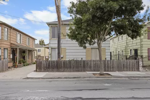 2774 Sacramento St, Berkeley, CA 94702 photo 6