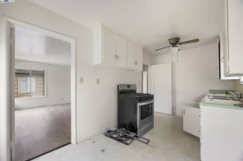 2774 Sacramento St, Berkeley, CA 94702 photo 4