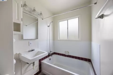 2774 Sacramento St, Berkeley, CA 94702 photo 9