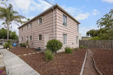 Exterior - 2790 Sacramento St, Berkeley, CA 94702 photo 1 of 1