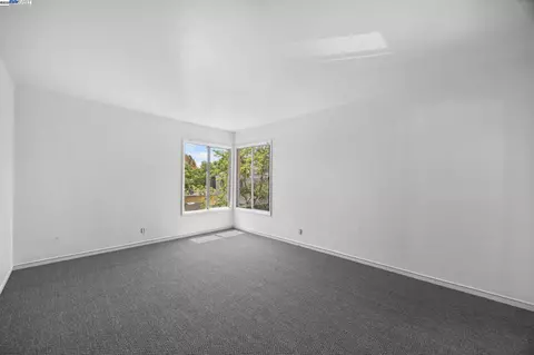 Bedroom - 2790 Sacramento St, Berkeley, CA 94702 photo 2 of 4