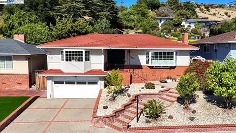 1876 Benedict Dr, San Leandro, CA 94577 photo 1