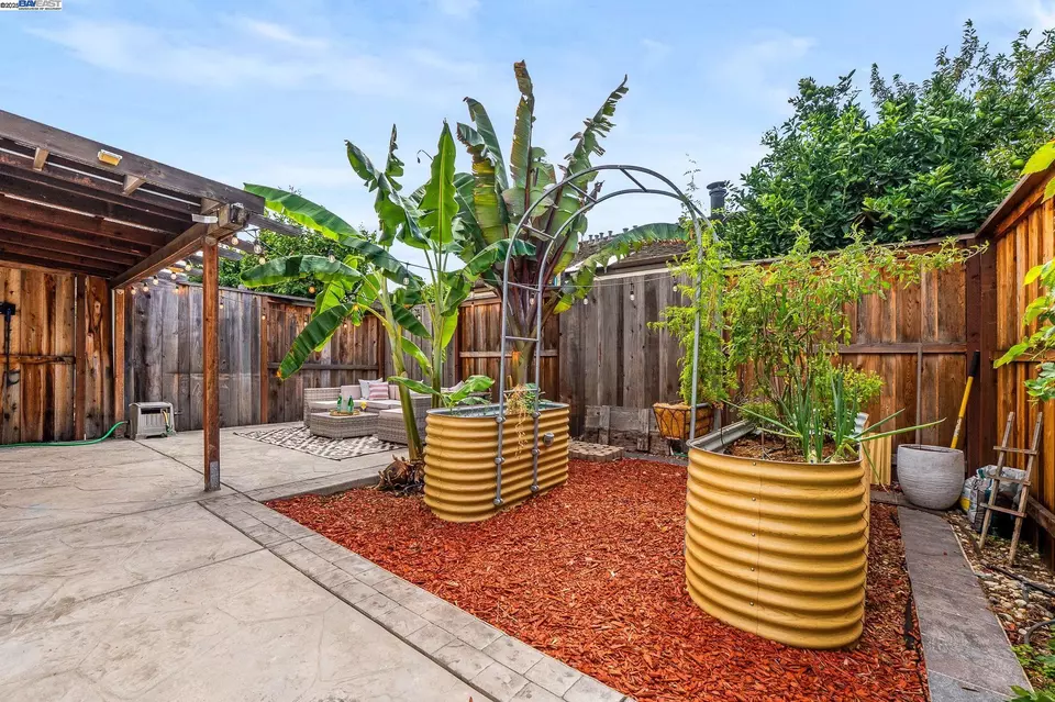 Exterior - 34917 Sea Cliff Ter, Fremont, CA 94555 photo 5 of 5