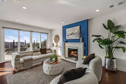 105 Skyview Way, San Francisco, CA 94131