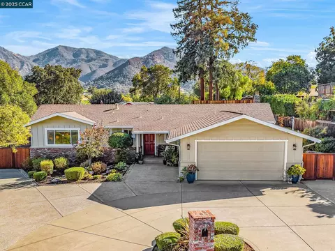 5872 Herriman Dr, Clayton, CA 94517
