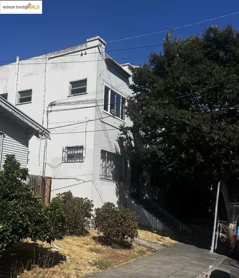 2816 Foothill Blvd, Oakland, CA 94601